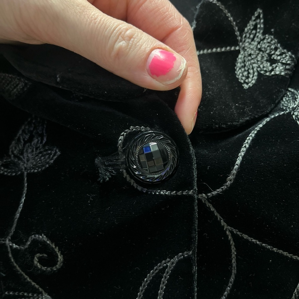 Covington fancy Black and Silver Embroidered velvet Blazer jeweled button - Picture 3 of 4